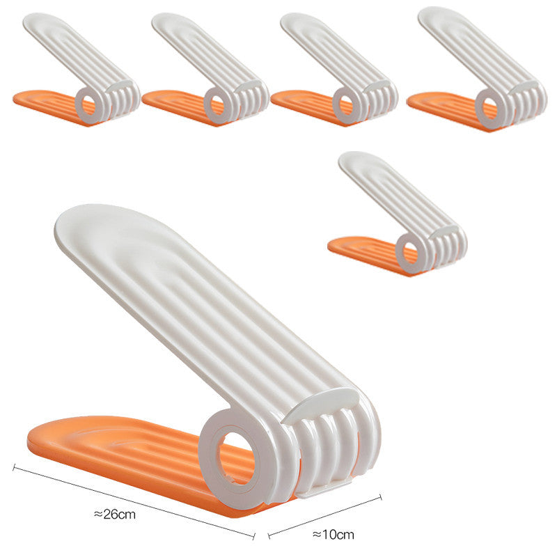 Adjustable Shoe Cabinet Capable Of Saving Room Space