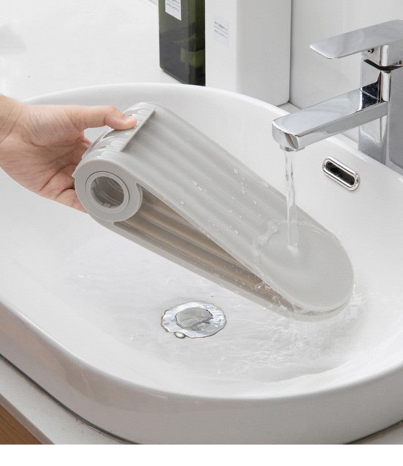 Adjustable Shoe Cabinet Capable Of Saving Room Space